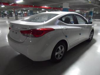 2012 Hyundai Avante Pictures