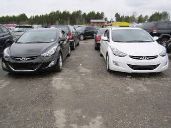 2012 Hyundai Avante Pictures