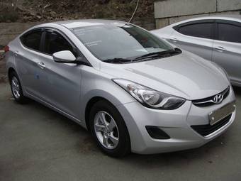 2012 Hyundai Avante Pictures