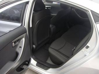 2012 Hyundai Avante Pictures