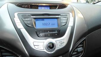 2012 Hyundai Avante Pictures