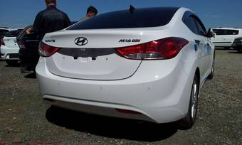 2012 Hyundai Avante Photos