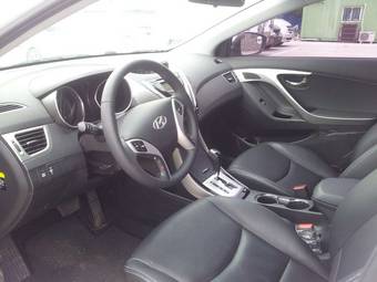 2012 Hyundai Avante Pictures