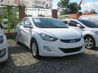 2012 Hyundai Avante Photos