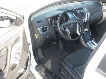 2012 Hyundai Avante Images