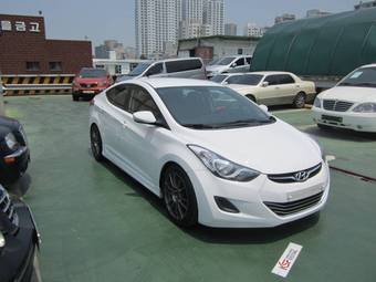 2012 Hyundai Avante Pictures