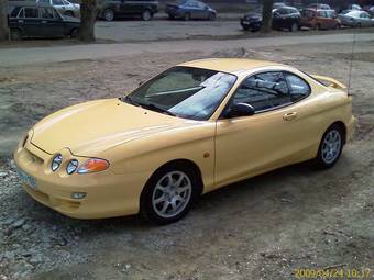 2000 Hyundai Coupe Photos