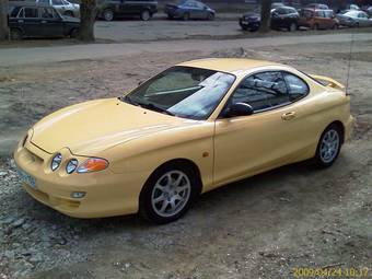 2000 Hyundai Coupe Photos