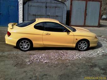 2000 Hyundai Coupe Photos