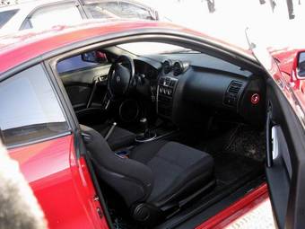 2003 Hyundai Coupe Pictures