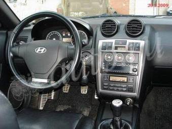 2003 Hyundai Coupe Pictures