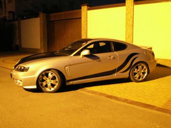 2003 Hyundai Coupe Photos