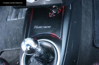 2003 Hyundai Coupe Photos