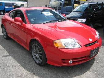 2004 Hyundai Coupe Photos