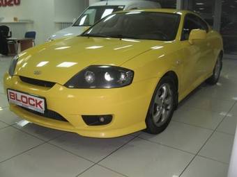 2005 Hyundai Coupe Photos