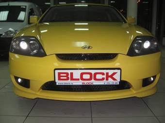 2005 Hyundai Coupe Photos