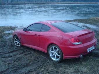 2005 Hyundai Coupe Photos