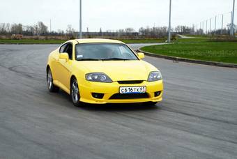 2005 Hyundai Coupe Photos