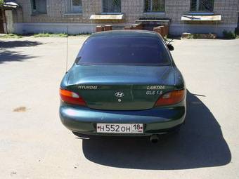 1995 Hyundai Elantra Photos