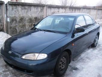 1997 Hyundai Elantra Pictures