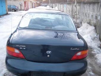 1997 Hyundai Elantra Pictures