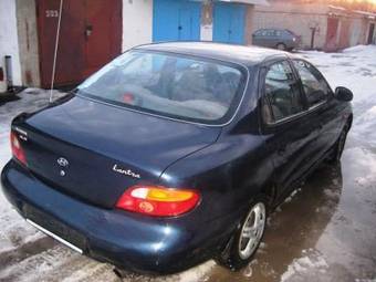 1997 Hyundai Elantra Pictures