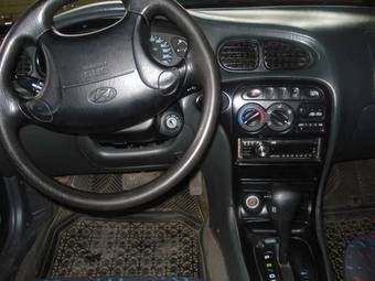 1998 Hyundai Elantra Photos