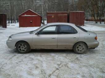 1999 Hyundai Elantra Pictures