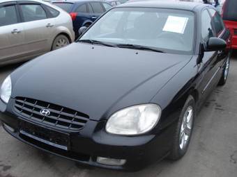 1999 Hyundai Elantra Photos