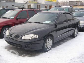 2000 Hyundai Elantra Photos