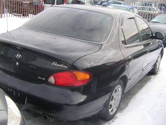 2000 Hyundai Elantra Photos