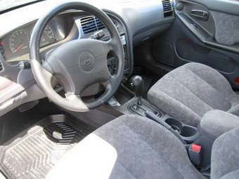 2001 Hyundai Elantra Photos