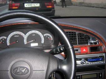 2001 Hyundai Elantra Pictures