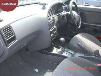 2003 Hyundai Elantra Pictures