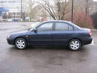 2003 Hyundai Elantra Photos