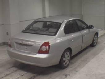 2003 Hyundai Elantra Photos