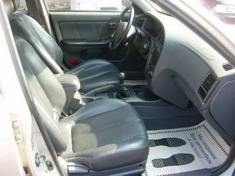 2003 Hyundai Elantra Pictures