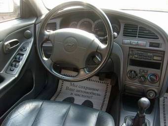 2003 Hyundai Elantra Pictures