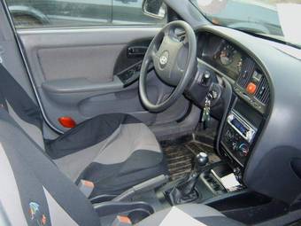 2003 Hyundai Elantra Pictures