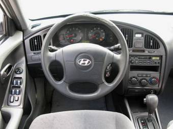 2003 Hyundai Elantra Pictures