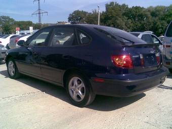 2003 Hyundai Elantra Photos