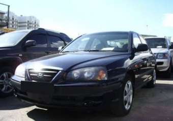 2004 Hyundai Elantra Photos