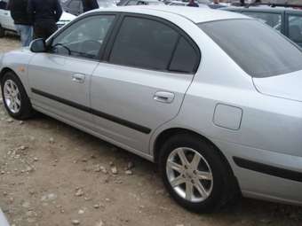 2004 Hyundai Elantra Photos