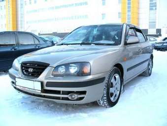 2004 Hyundai Elantra Photos