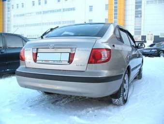2004 Hyundai Elantra Photos