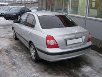 2004 Hyundai Elantra Pictures