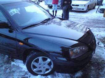 2004 Hyundai Elantra Pictures