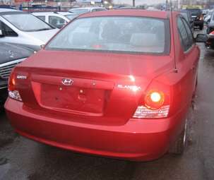 2004 Hyundai Elantra Pictures