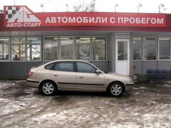 2004 Hyundai Elantra Images