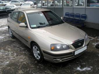 2004 Hyundai Elantra Pictures